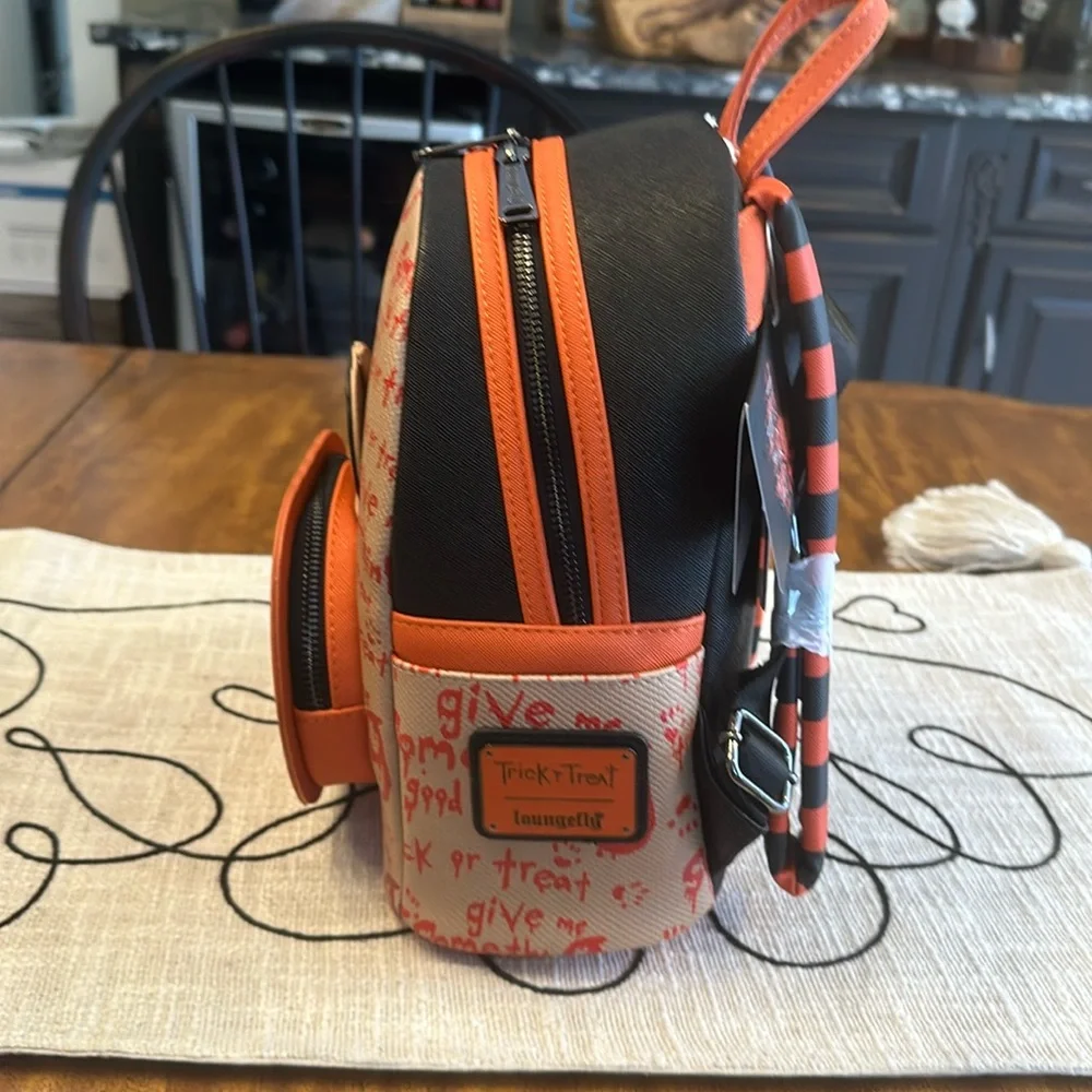 LOUNGEFLY Disney Trick 'r Treat Sam Pumpkin Mini 🎒